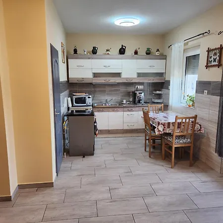 بيت للعطل Beke Szigete Nyaralo