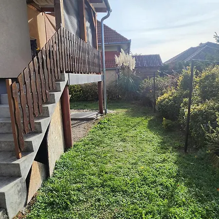 Beke Szigete Nyaralo *