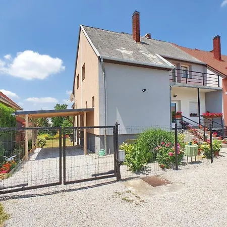 Beke Szigete Nyaralo Σπίτι διακοπών *